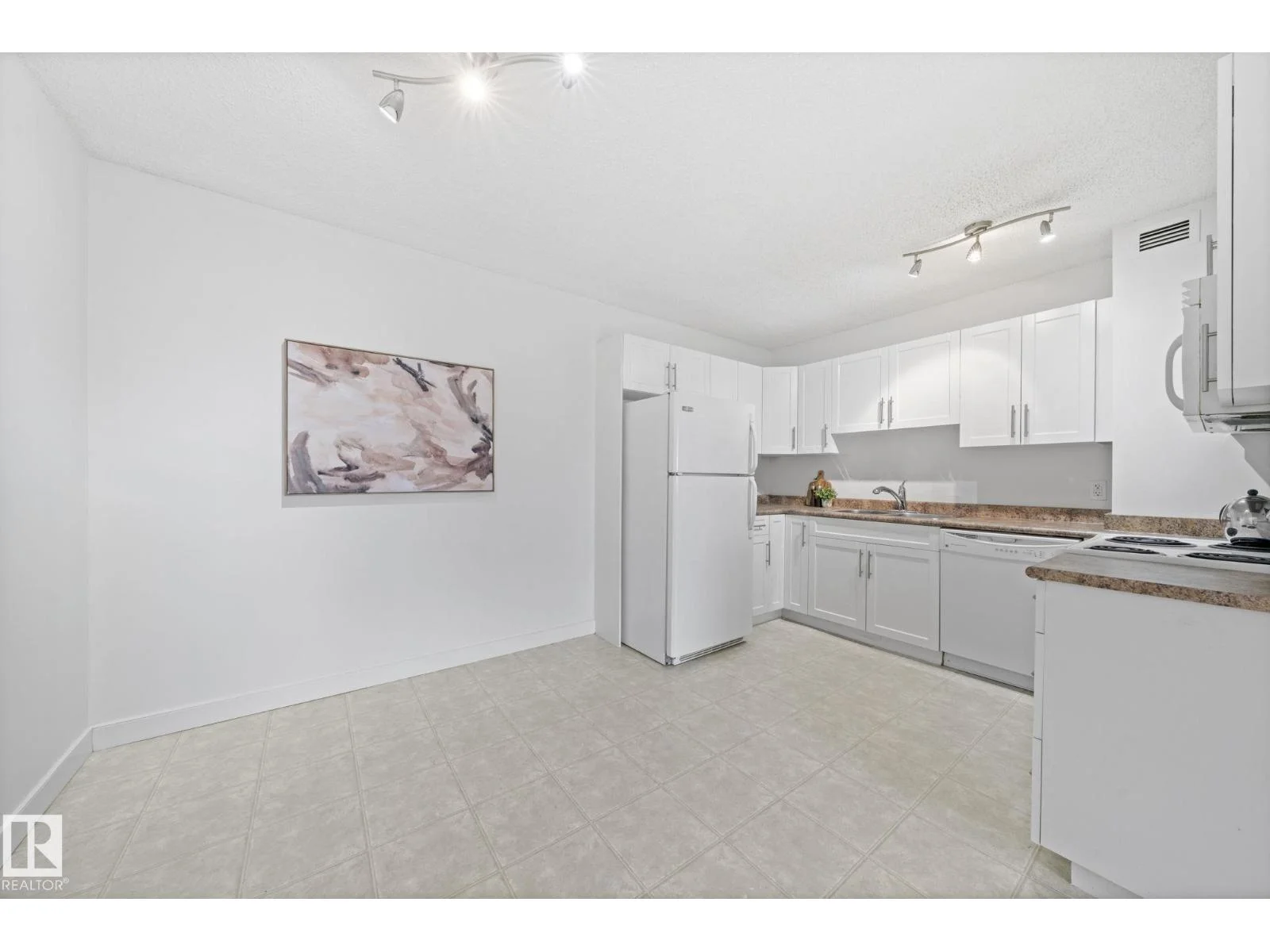 #808 9710 105 ST NW, Edmonton - 1 bedroom Apartment for sale