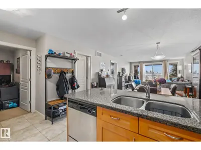 Interior photo 4 of #117 400 PALISADES WAY