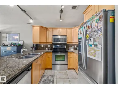 Interior photo 2 of #117 400 PALISADES WAY