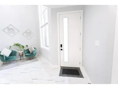 Interior photo 4 of 1524 17 AV NW