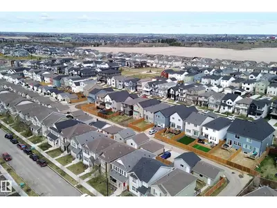 Interior photo 4 of 2894 COUGHLAN GREEN GR SW