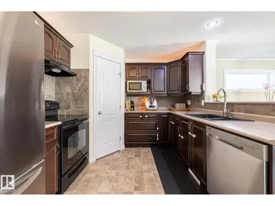 Interior photo 3 of 228 HYNDMAN CR NW