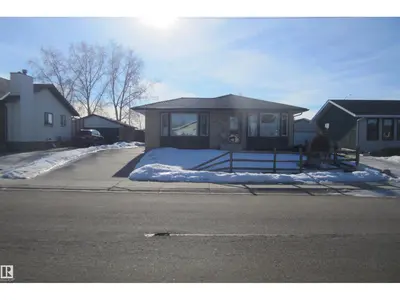 Interior photo 3 of 4231 39 AV