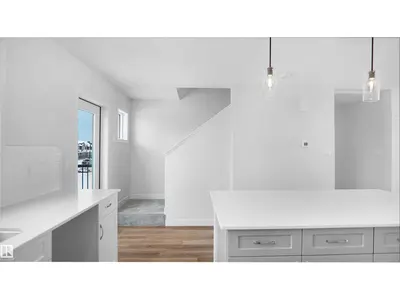 Interior photo 4 of 625 176 AV NE