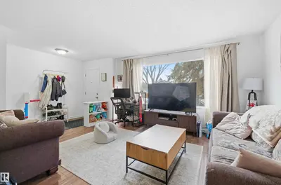 Interior photo 4 of 12931/33 123 ST NW NW