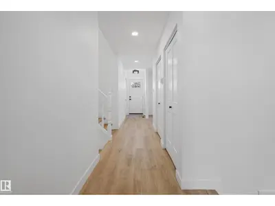 Interior photo 1 of 712 KNOTTWOOD RD S NW