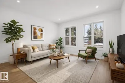 Interior photo 3 of 712 KNOTTWOOD RD S NW