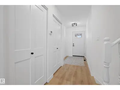 Interior photo 2 of 712 KNOTTWOOD RD S NW