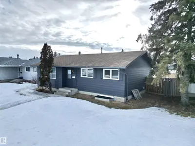 Interior photo 2 of 936 KNOTTWOOD RD S NW