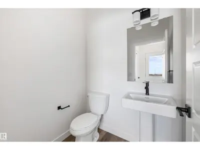 Interior photo 4 of 634 176 AV NE