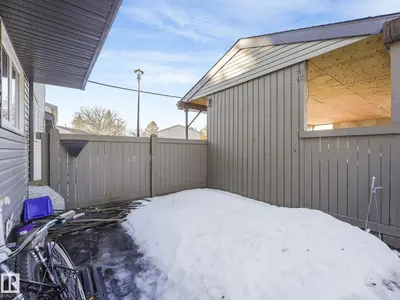 Interior photo 4 of 12 AKINSDALE GARDENS