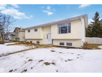 Interior photo 1 of 6008 54 AV