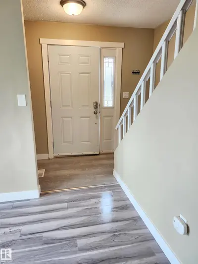 Interior photo 2 of 913 8 ST