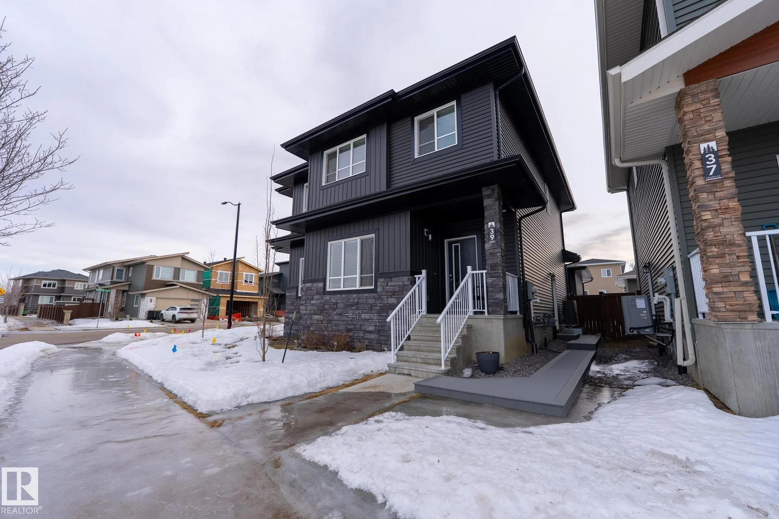 39 FENWYCK BV, Spruce Grove - 3 bedroom Duplex for sale