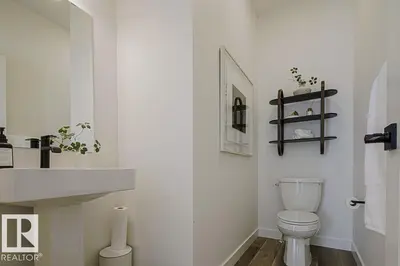 Interior photo 4 of 930 18 AV NW