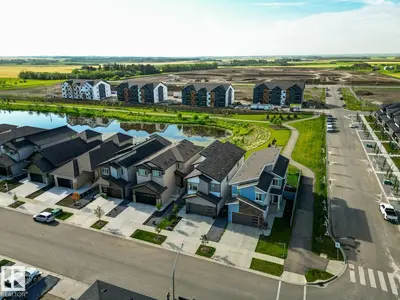 Interior photo 4 of 5 STARLING