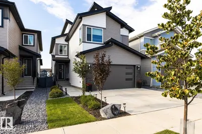 Interior photo 1 of 5 STARLING