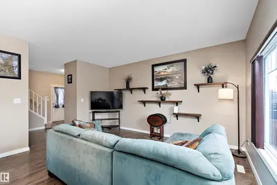 Interior photo 4 of 33 SUTHERLAND ST