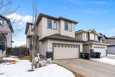 Interior photo 1 of 33 SUTHERLAND ST