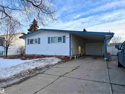 Interior photo 1 of 4329 45 AV