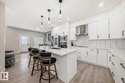 Interior photo 4 of 4930 HAWTHORN PL SW