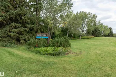 Interior photo 4 of 10624 40 ST NW