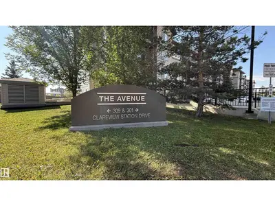 Interior photo 2 of #133 301 CLAREVIEW STATION DR NW