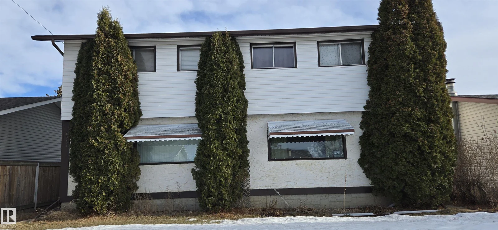 5929 & 5931 51 ST, Vegreville - 3 bedroom Duplex for sale