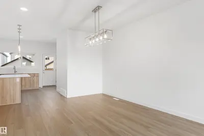 Interior photo 4 of 1012 14 AV NW