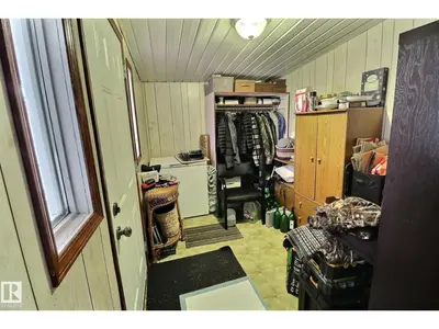 Interior photo 2 of 290 Juniper CR NW