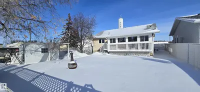 Interior photo 1 of 4911 53 AV