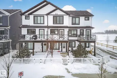 Interior photo 1 of 1263 MCLEOD AV