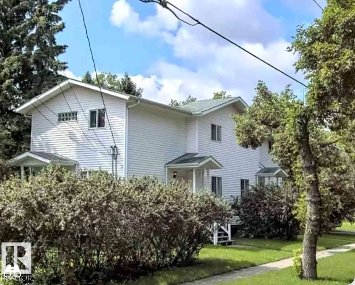 9515B 120 AV NW, Edmonton - 3 bedroom Duplex for sale