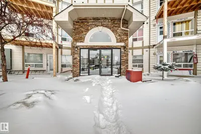 Interior photo 2 of #2221 320 CLAREVIEW STATION DR NW