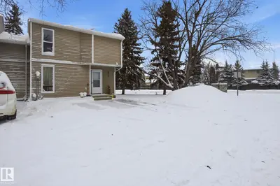 Interior photo 1 of 614 SADDLEBACK RD NW