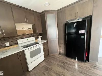 Interior photo 4 of 11035 104 Street