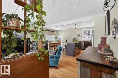 Interior photo 4 of 11 GLADSTONE CR