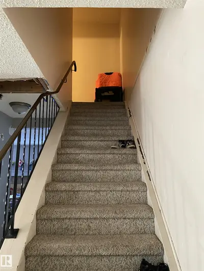 Interior photo 4 of #9 5325 48 Avenue