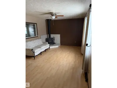 Interior photo 4 of 4724 52 AV