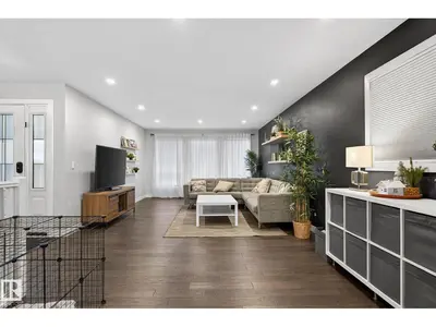 Interior photo 4 of 25 STIRLING RD NW