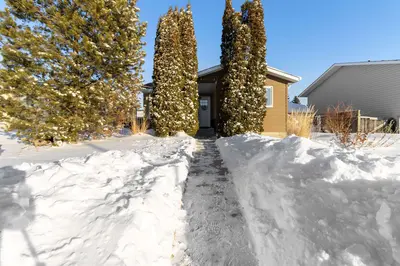 Interior photo 1 of 4317 50 ST