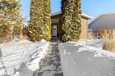 Interior photo 2 of 4317 50 ST