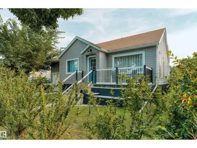 Interior photo 3 of 5517 49 AV