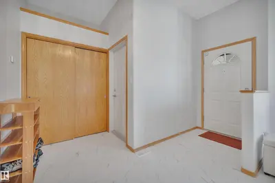 Interior photo 4 of 309 BYRNE CT SW