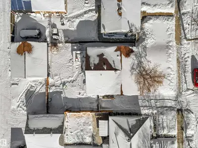 Interior photo 3 of 5044 46 Street