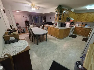 Interior photo 3 of 4400 45 AV