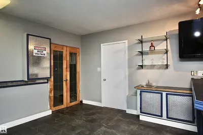 Interior photo 3 of 3905 65 ST