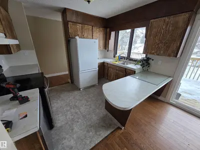 Interior photo 4 of 5213 46 AV