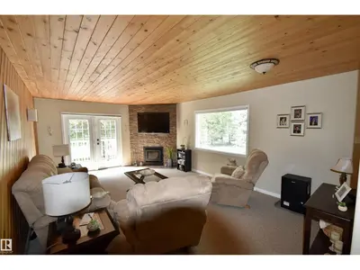 Interior photo 4 of 223 11502 TWP RD 604