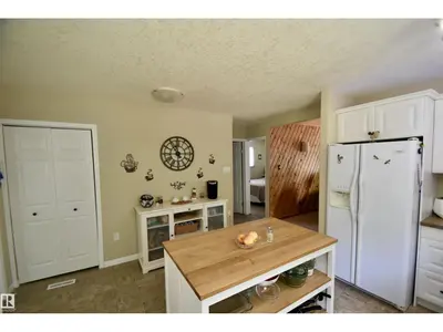 Interior photo 2 of 223 11502 TWP RD 604